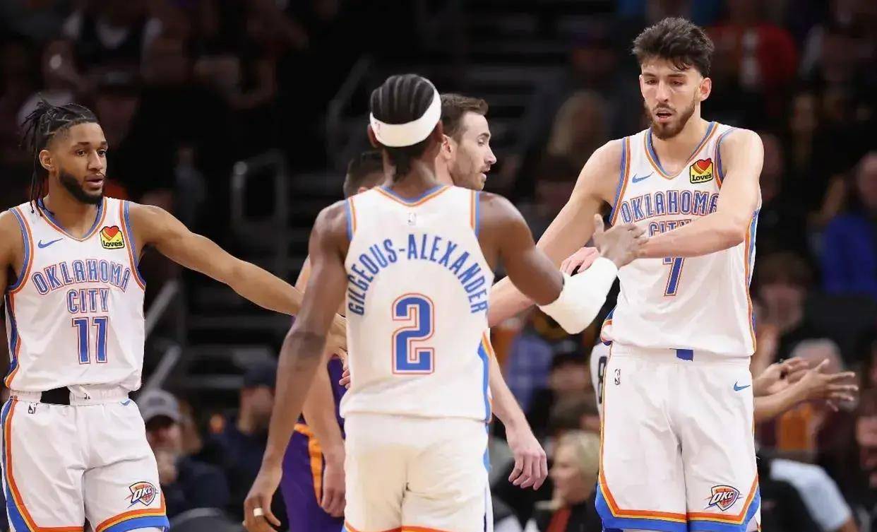 包含俄克拉荷马雷霆集结日更衣室发声，志在NBA季后赛名次提升，媒体盛赞，球队文化再被提及的词条