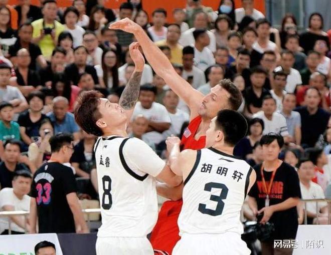 关于国际比赛日国王杯焦点战,广东宏远篮板制胜,底气十足,阵容厚度经受考验的信息 关于国际比赛日国王杯焦点战,广东宏远篮板制胜,底气十足,阵容厚度经受考验的信息